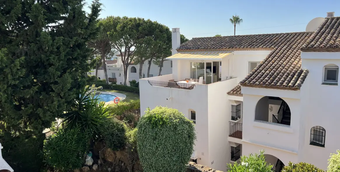 Продажа таунхауса в El Paraiso 14