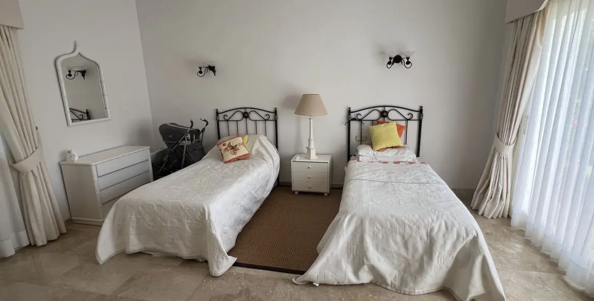 Продажа таунхауса в El Paraiso 18