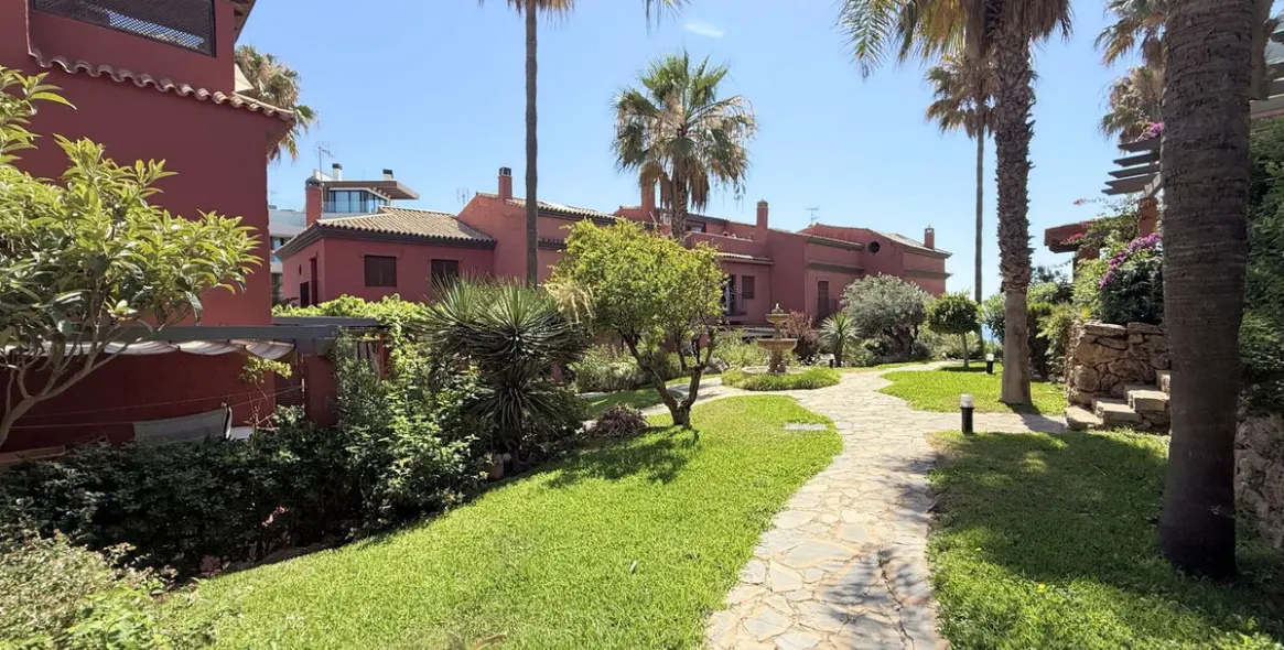 Продажа таунхауса в Estepona 4