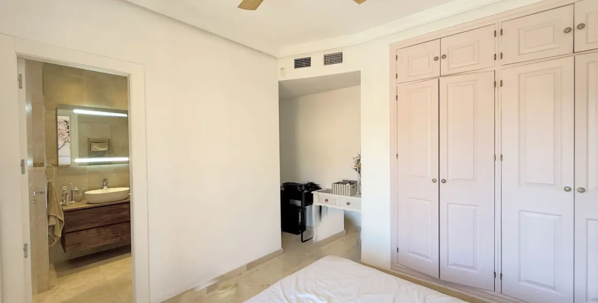 Продажа таунхауса в Estepona 16