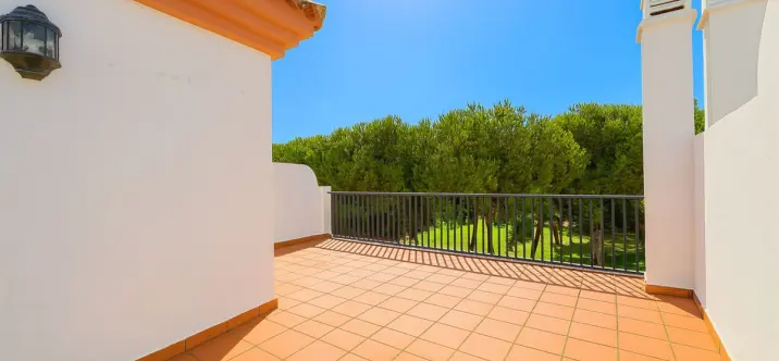 Продажа дома на две семьи в Cabopino 0