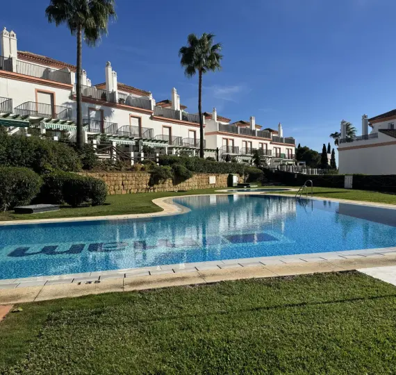 Продажа дома на две семьи в Cabopino