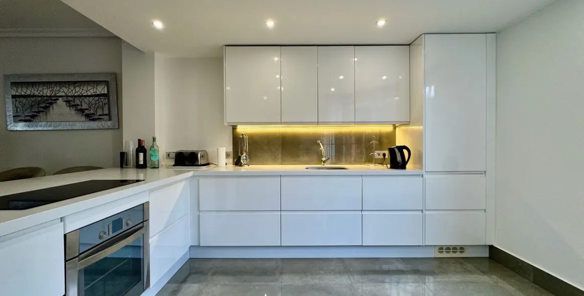 Продажа дома на две семьи в Cabopino 4