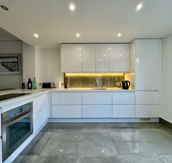 Продажа дома на две семьи в Cabopino