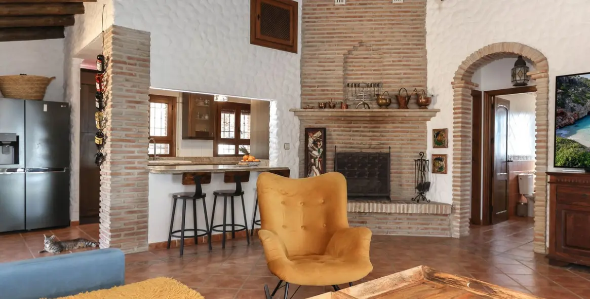 Sale of detached villa in Alozaina 5