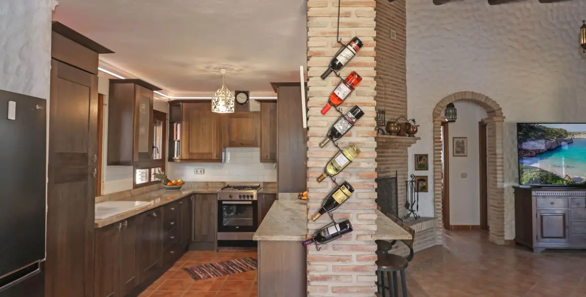 Sale of detached villa in Alozaina 17