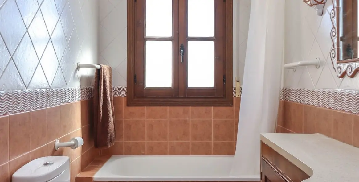 Sale of detached villa in Alozaina 28