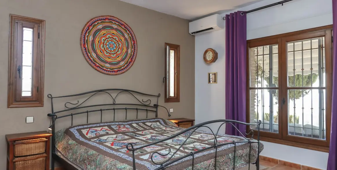 Sale of detached villa in Alozaina 30