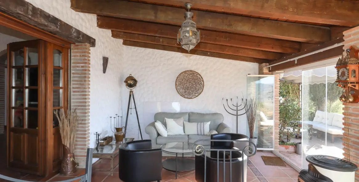 Sale of detached villa in Alozaina 37