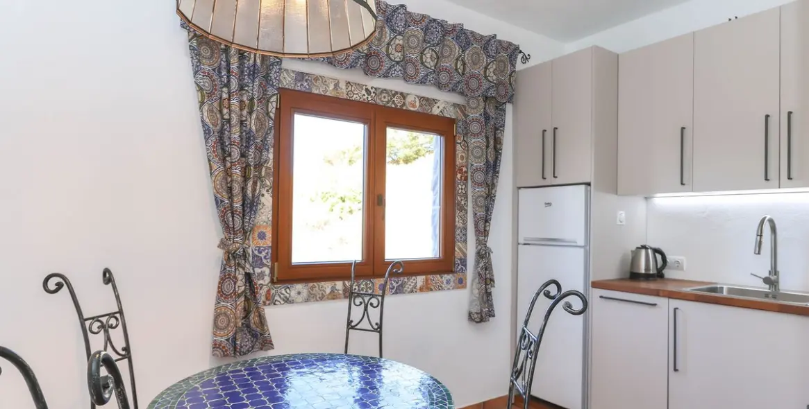 Sale of detached villa in Alozaina 55