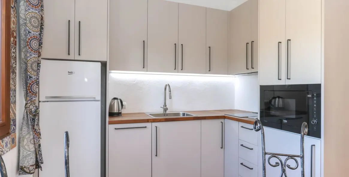 Sale of detached villa in Alozaina 56