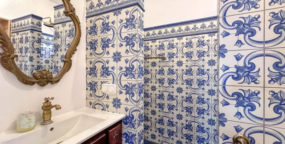 Sale of detached villa in Alozaina 60