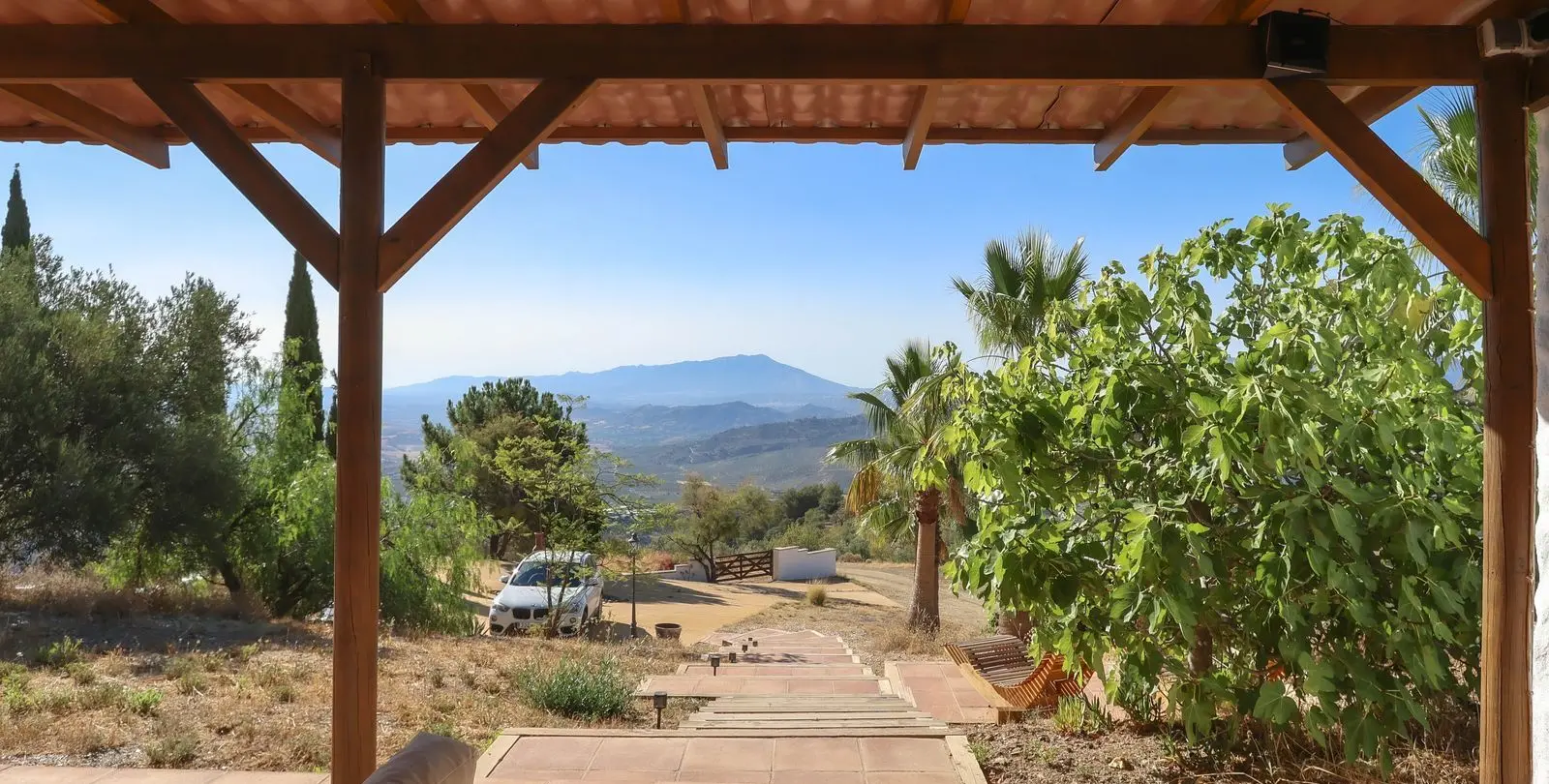 Sale of detached villa in Alozaina 45