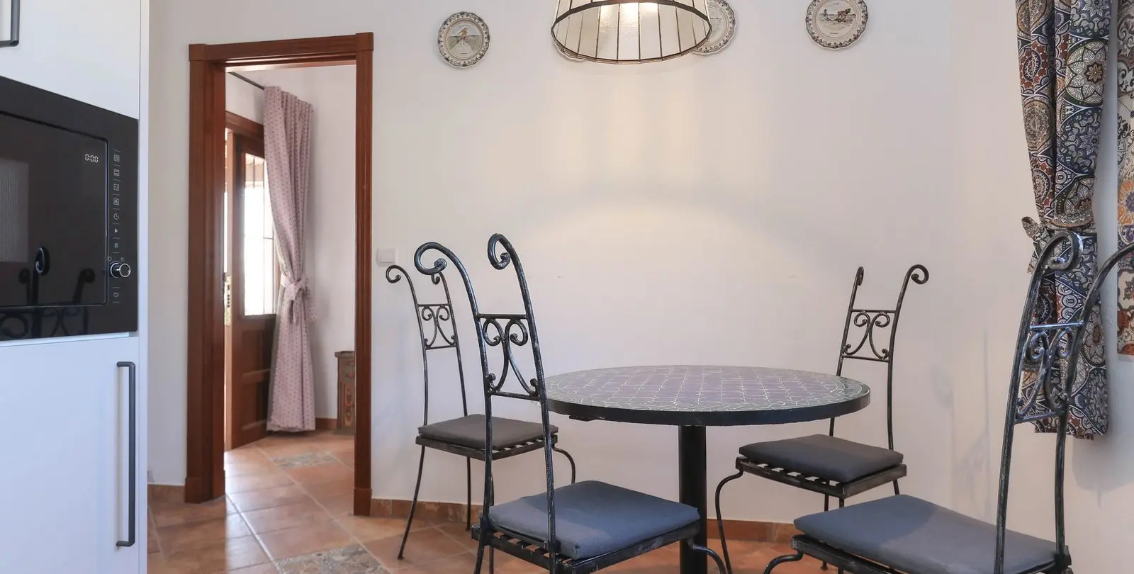 Sale of detached villa in Alozaina 54