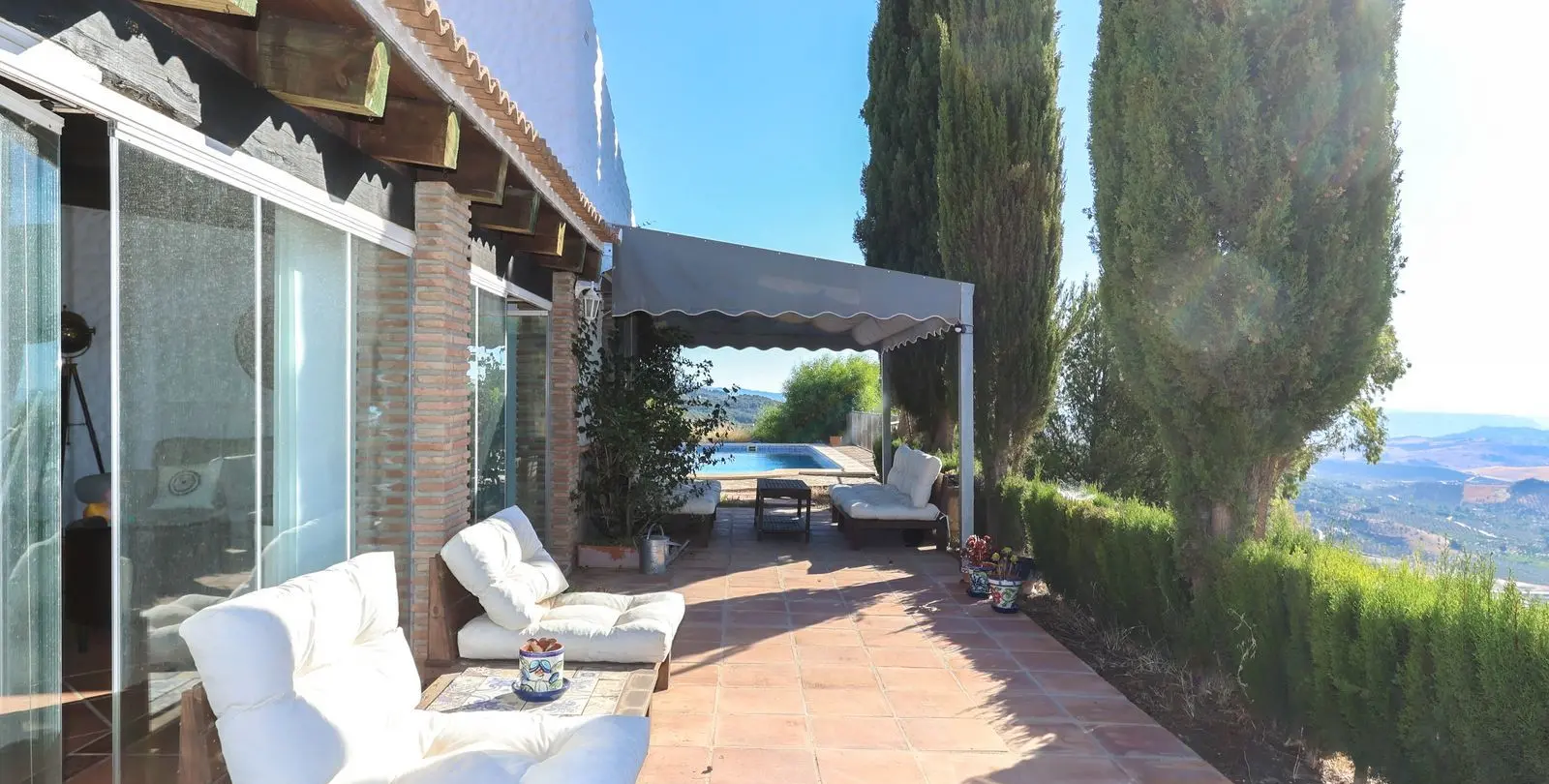 Sale of detached villa in Alozaina 73