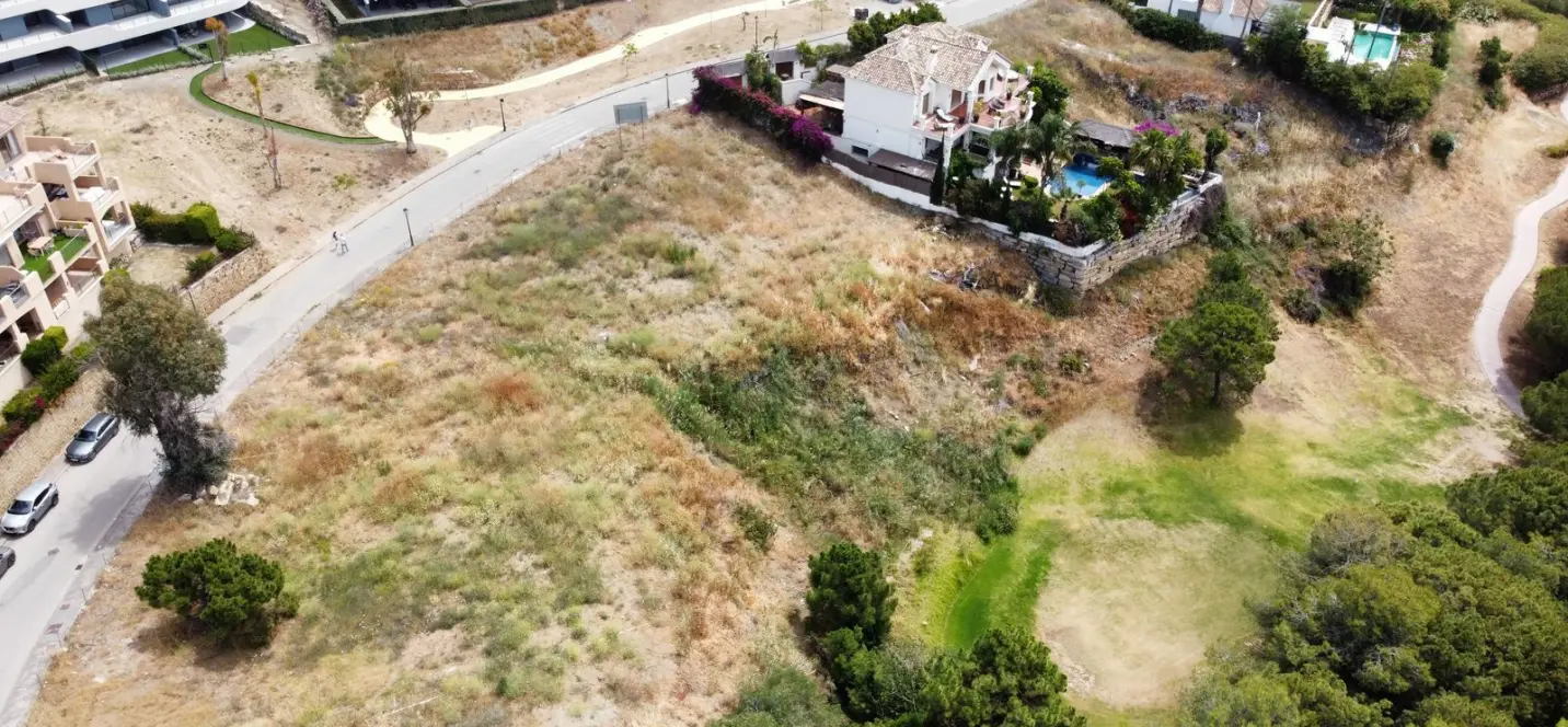 Sale of residential plot in Selwo 3