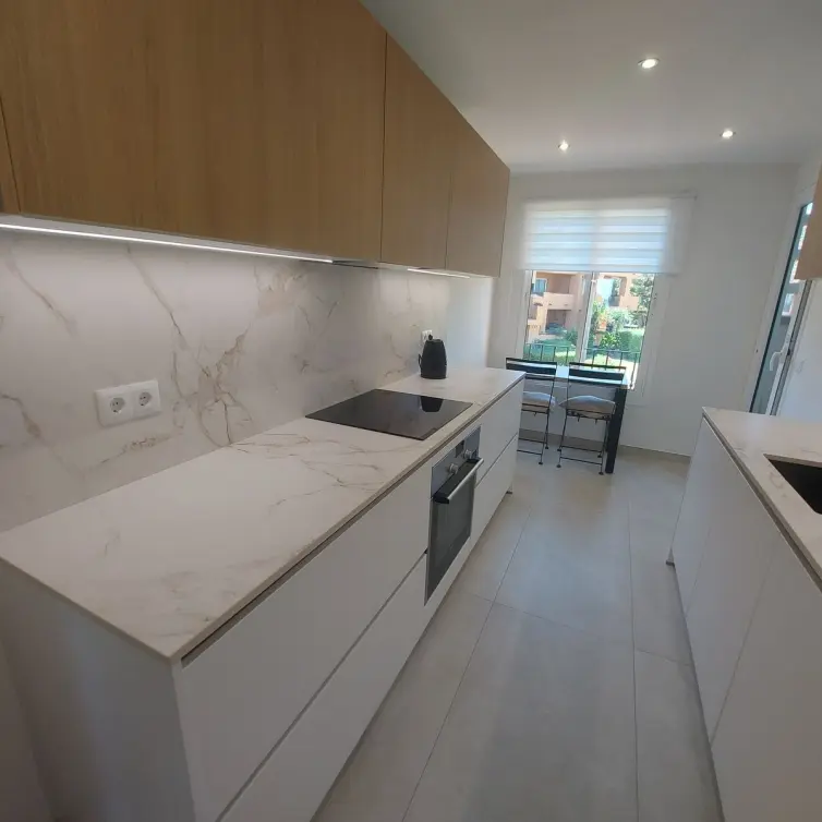 Sale of middle floor apartment in La Duquesa