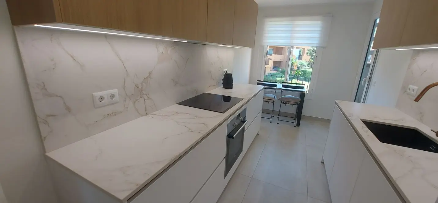 Sale of middle floor apartment in La Duquesa 3