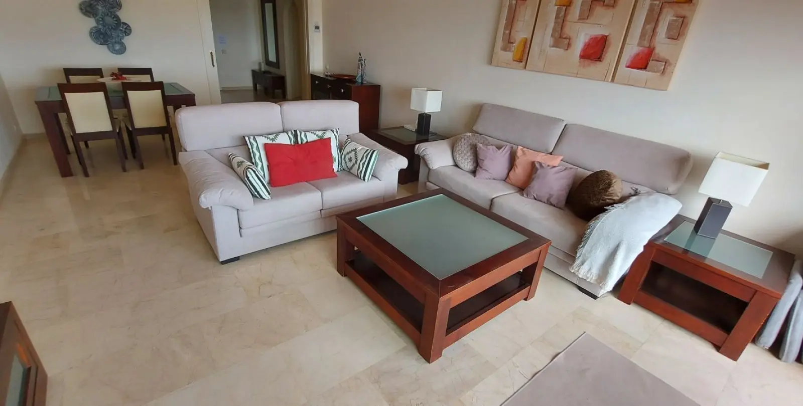 Venta de apartamento en planta media en La Duquesa 14