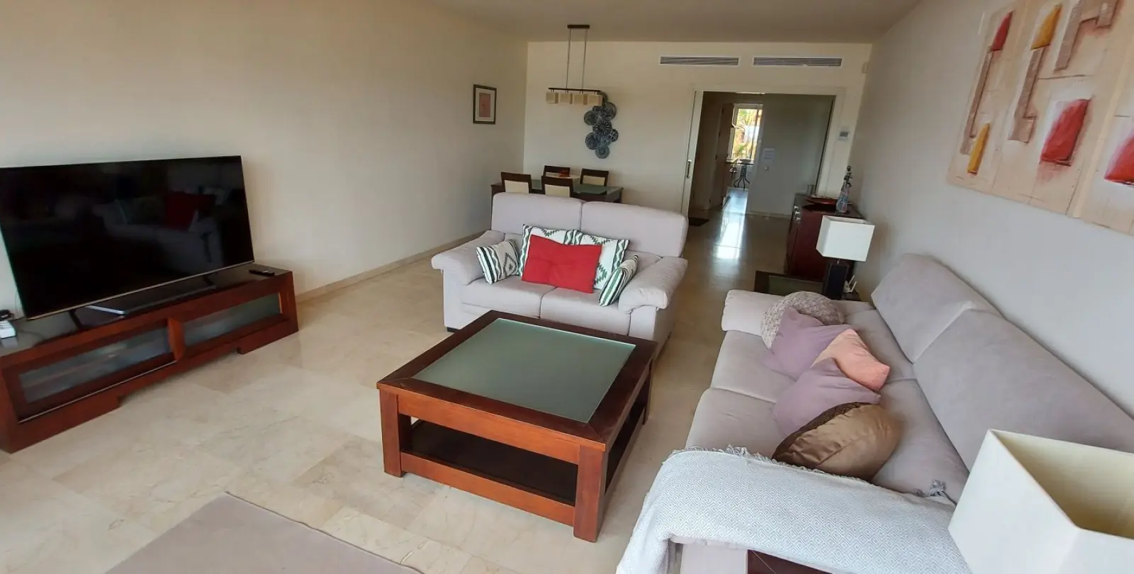 Venta de apartamento en planta media en La Duquesa 30
