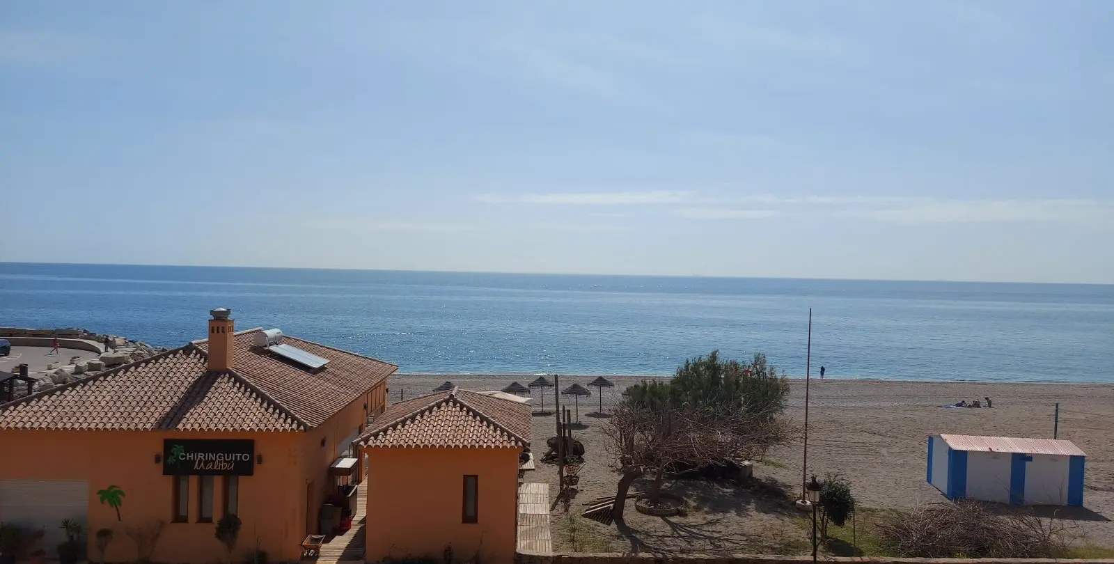 Venta de apartamento en planta media en La Duquesa 38