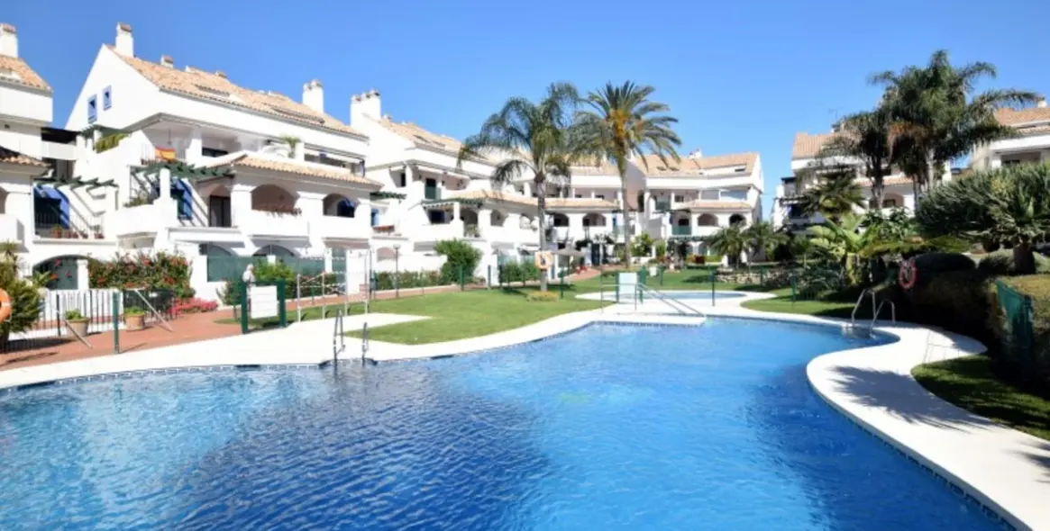 Sale of ground floor apartment in San Pedro de Alcántara 1