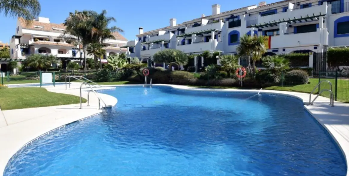 Sale of ground floor apartment in San Pedro de Alcántara 2