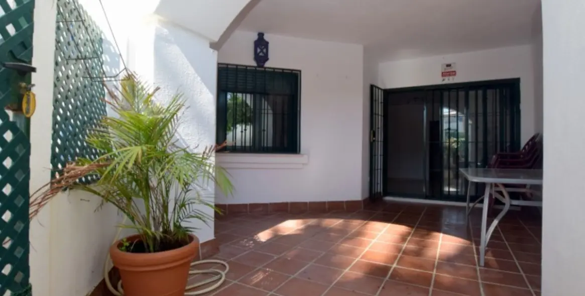 Sale of ground floor apartment in San Pedro de Alcántara 15