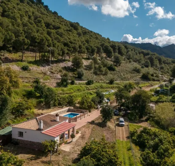 Продажа  отдельно стоящей виллы в Coín