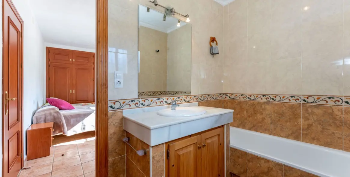 Продажа  отдельно стоящей виллы в Coín 11