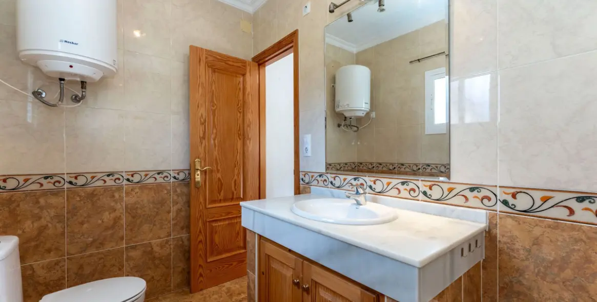 Продажа  отдельно стоящей виллы в Coín 12