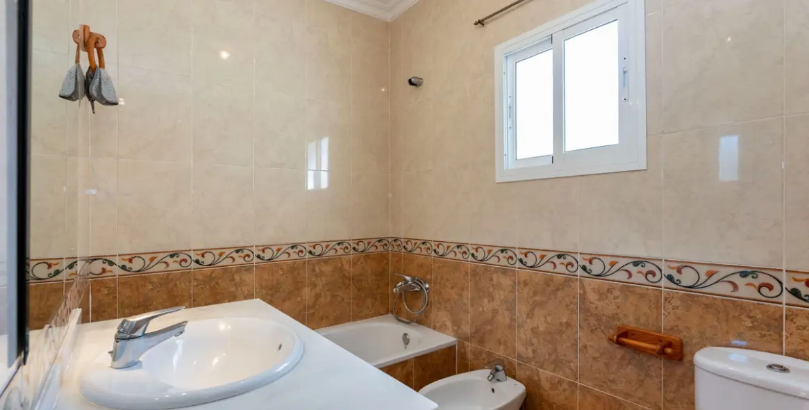 Продажа  отдельно стоящей виллы в Coín 13