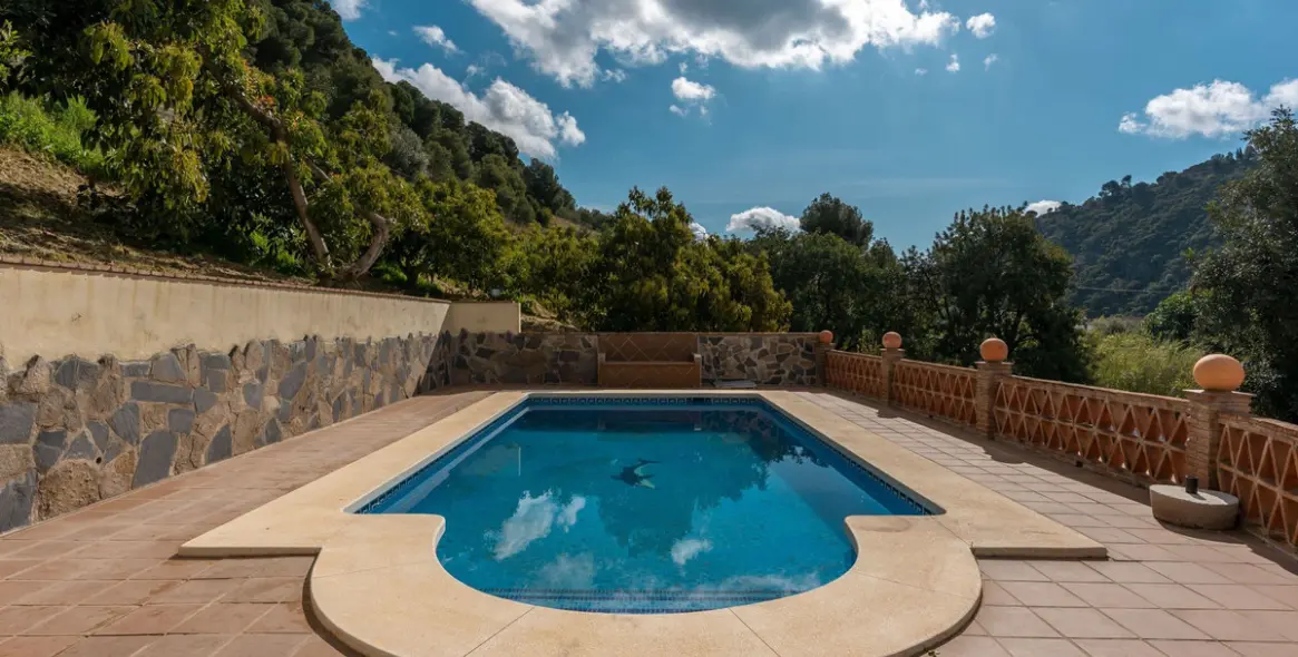 Sale of finca - cortijo in Coín 24