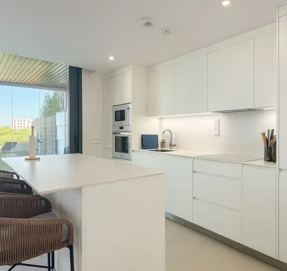 Продажа апартаментов на первом этаже в Higueron