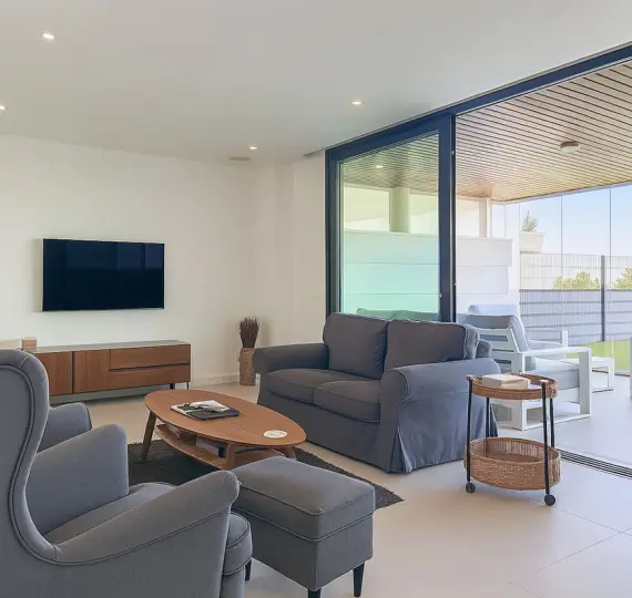 Продажа апартаментов на первом этаже в Higueron