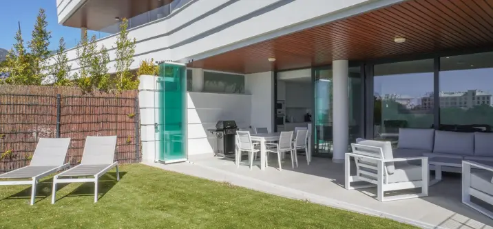 Venta de apartamento en planta baja en Higueron 0