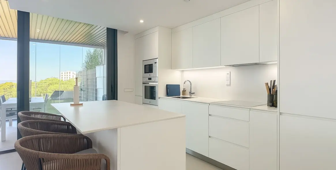 Sale of ground floor apartment in Higueron 4