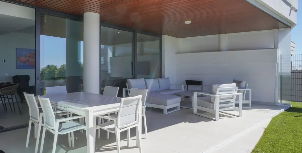 Sale of ground floor apartment in Higueron 10