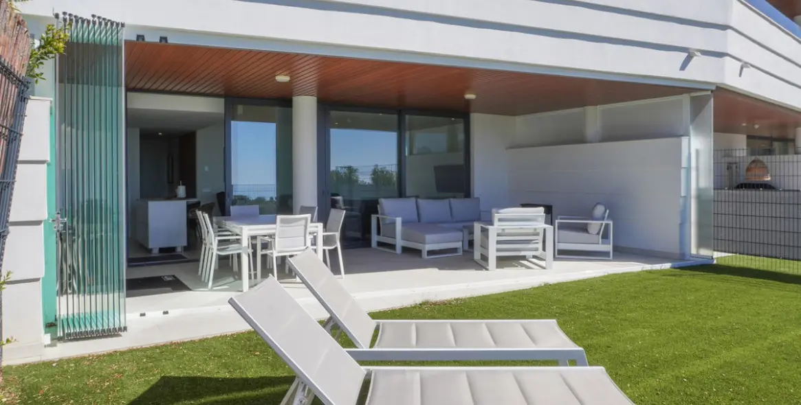 Sale of ground floor apartment in Higueron 11