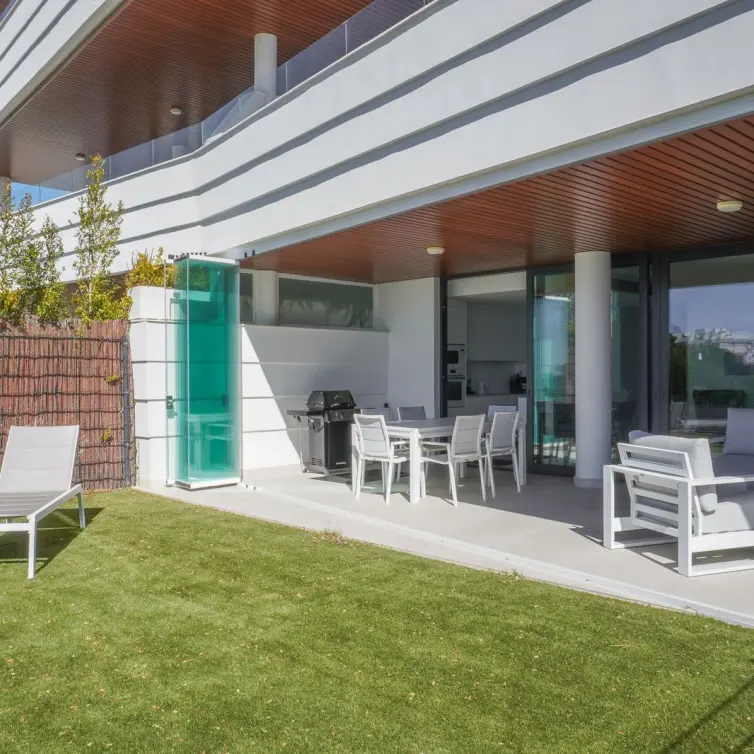 Sale of ground floor apartment in Higueron