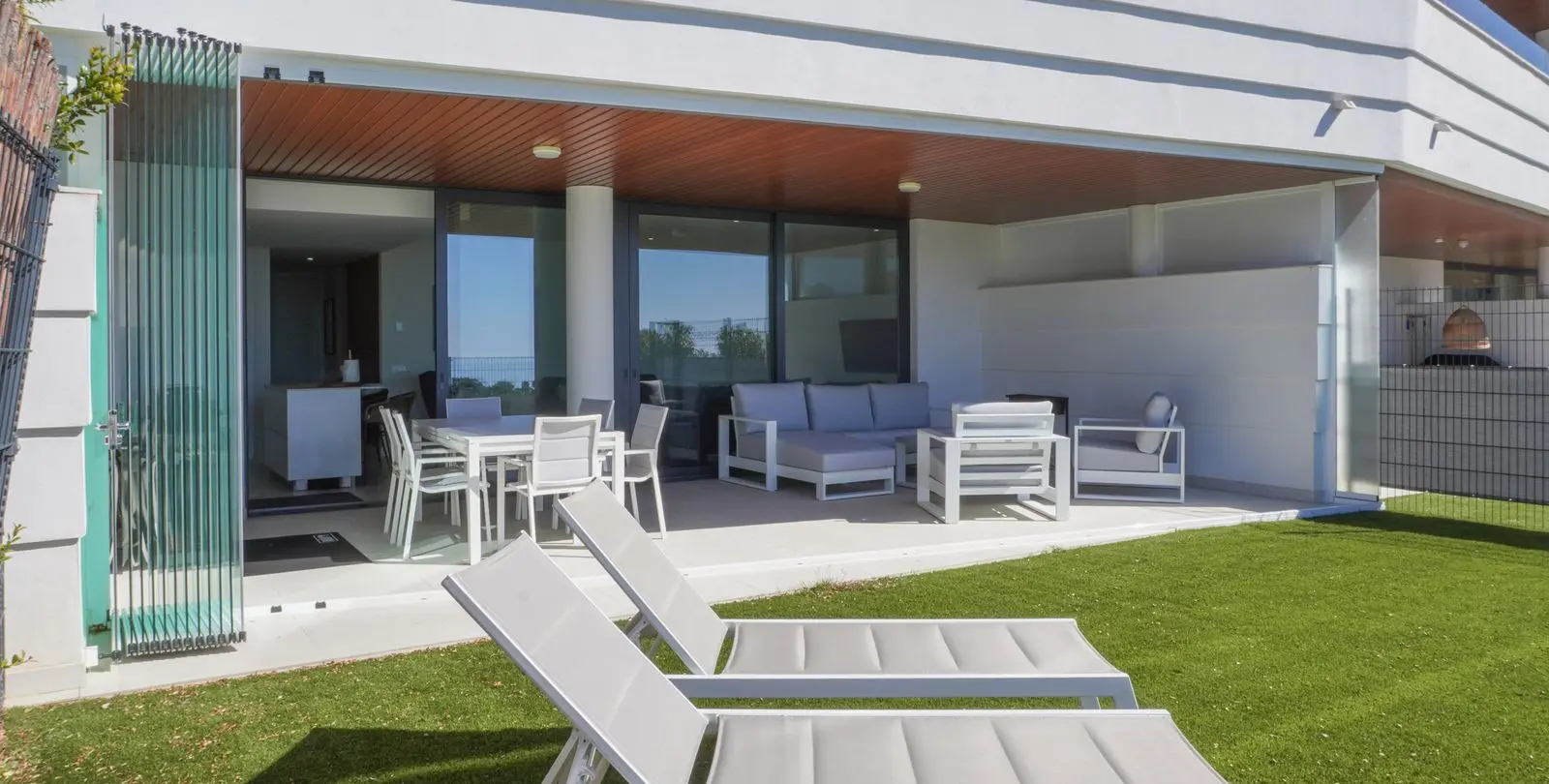 Sale of ground floor apartment in Higueron 11