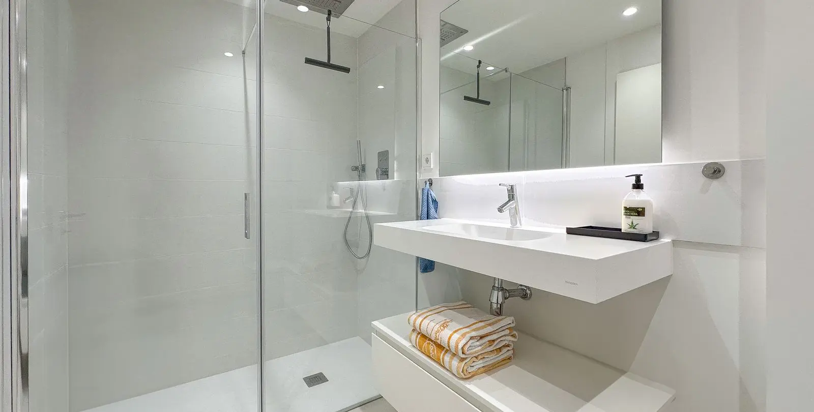 Sale of ground floor apartment in Higueron 17