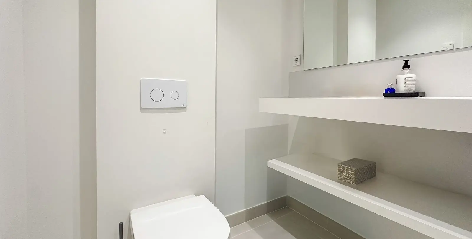 Sale of ground floor apartment in Higueron 22