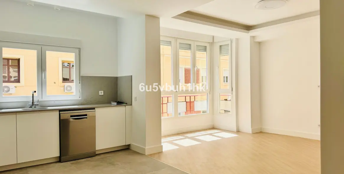 Sale of ground floor apartment in Malaga (district Málaga Centro) 5