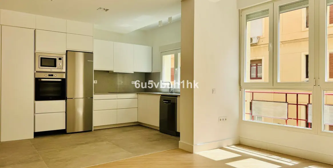 Sale of ground floor apartment in Malaga (district Málaga Centro) 6