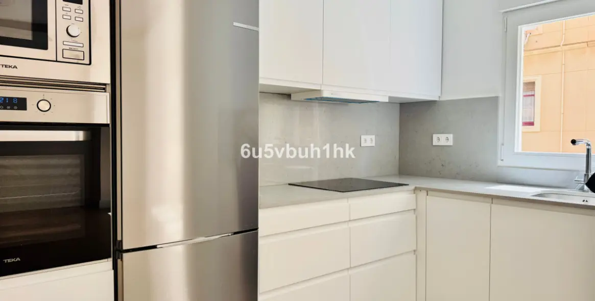 Sale of ground floor apartment in Malaga (district Málaga Centro) 9