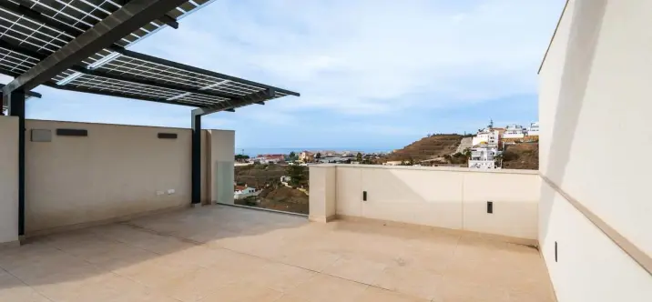 Sale of townhouse in Torrox Costa 1
