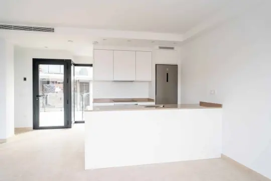 Image 4 thumb