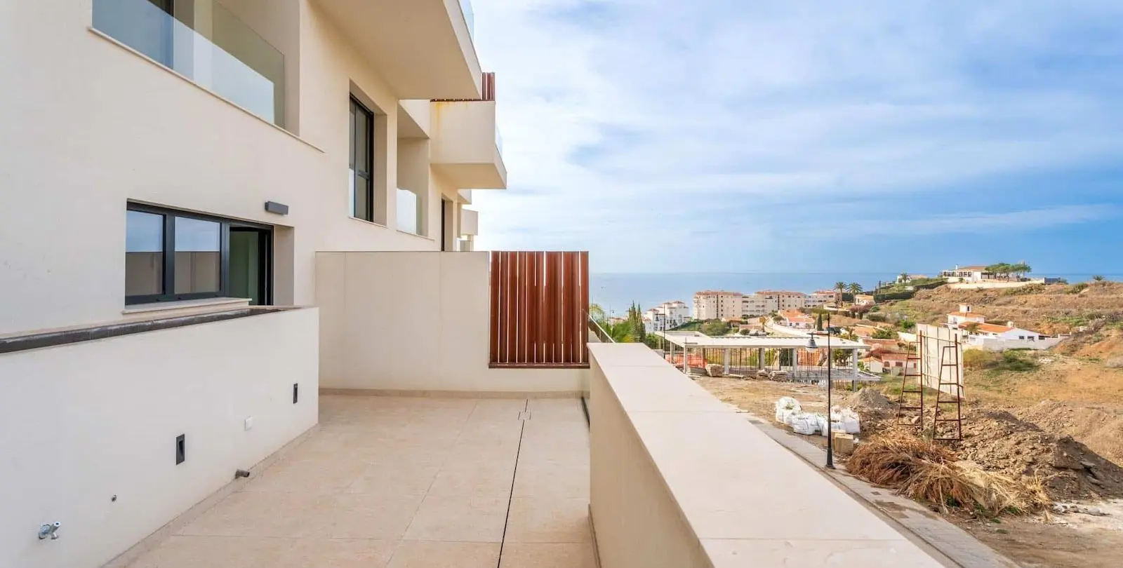 Sale of townhouse in Torrox Costa 17