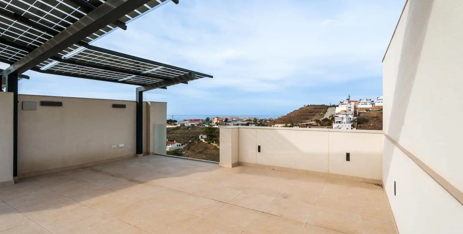 Sale of townhouse in Torrox Costa 19